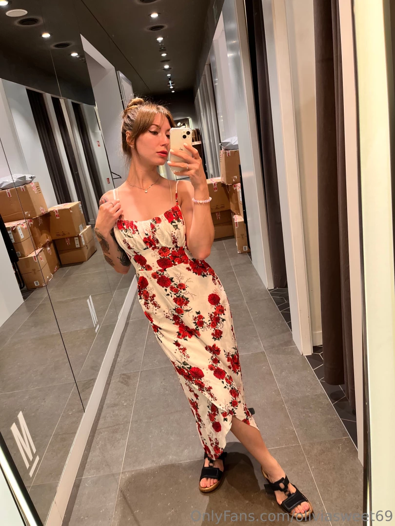 Which dress do you think i ll look better in - the white one or the part 1 