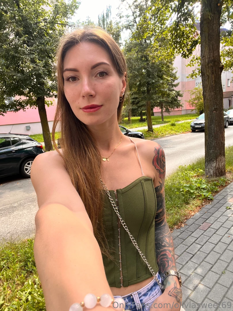 This evening i went for a walk alone the streets were quiet the air 