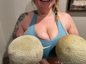 Who likes big juicy melons