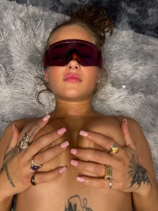 Christmas calendar 12 des -fingering my self -video 30 sek check your