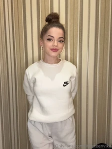 Hello my dear friends my name is vika and i m so glad you re here let part 1