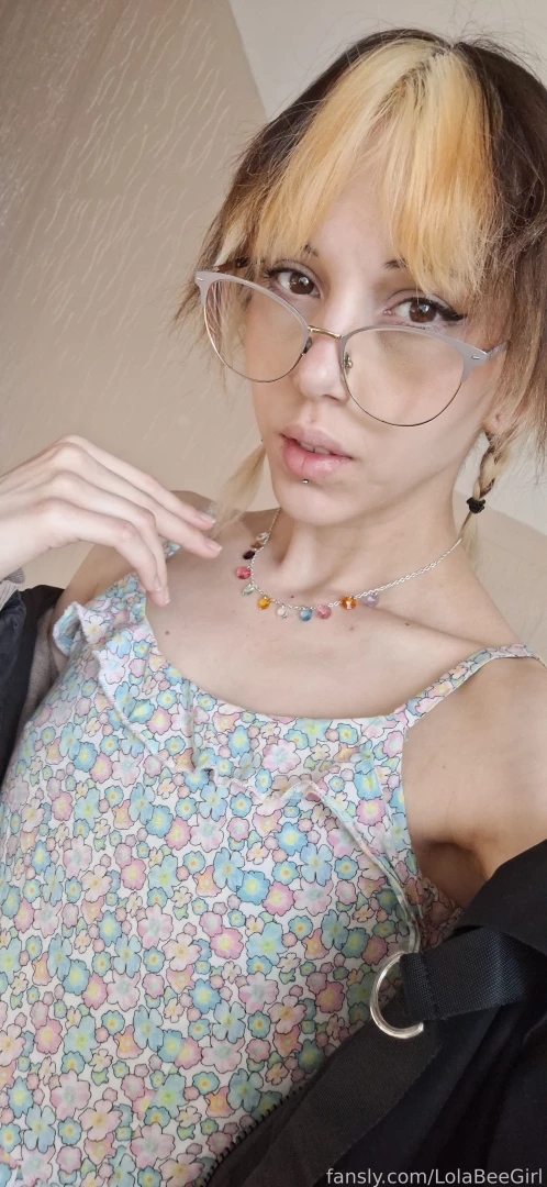 Do you like my new necklace onlyfan alt fanslygirls sfs ofgirl cosplay 