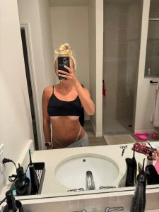 Come send me a emoji if you want me to get naked