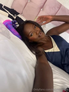 About to go to bed but i m wondering would you play with me in the bed