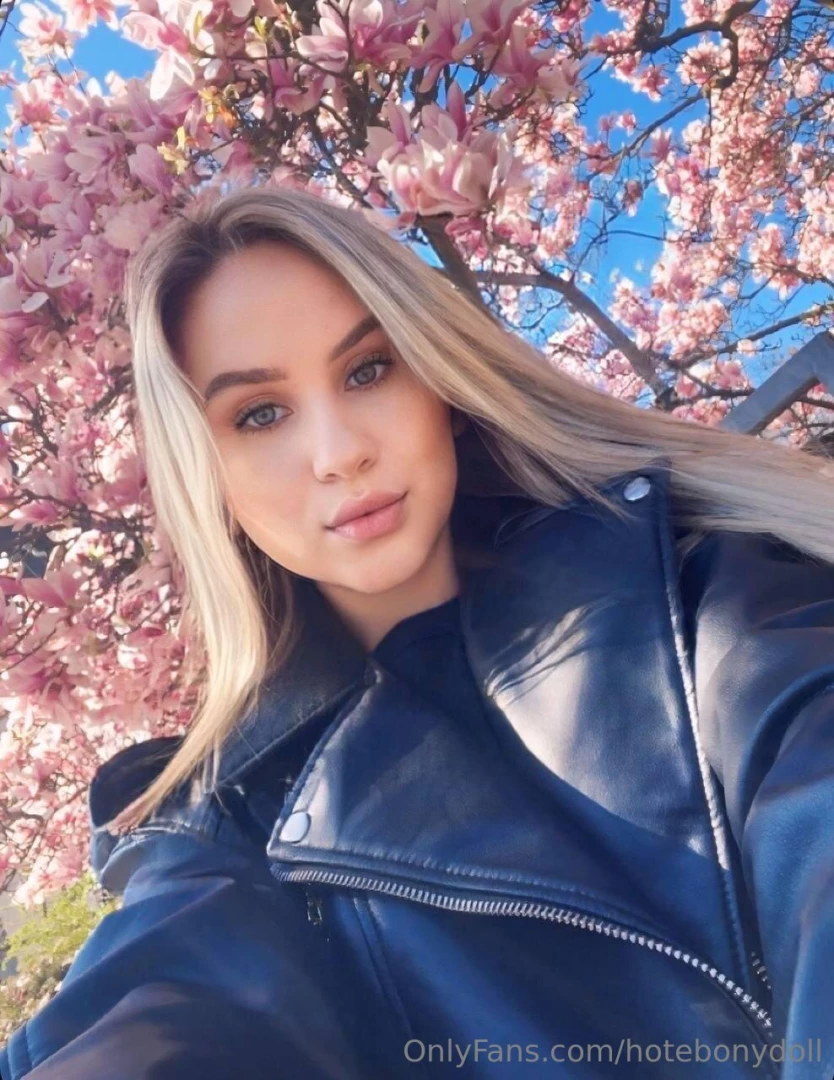 18 years old freshman sticky_donut loves when someone looks at her part 4 