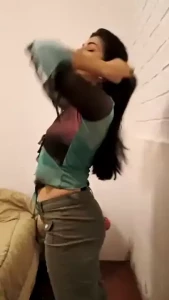 Reci n les mostr como estaba vestidita porque voy a salir a enamorar a