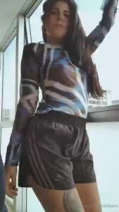 Canto bailo soy hermosa y cari osa me dejas ser tu novia i sing dance