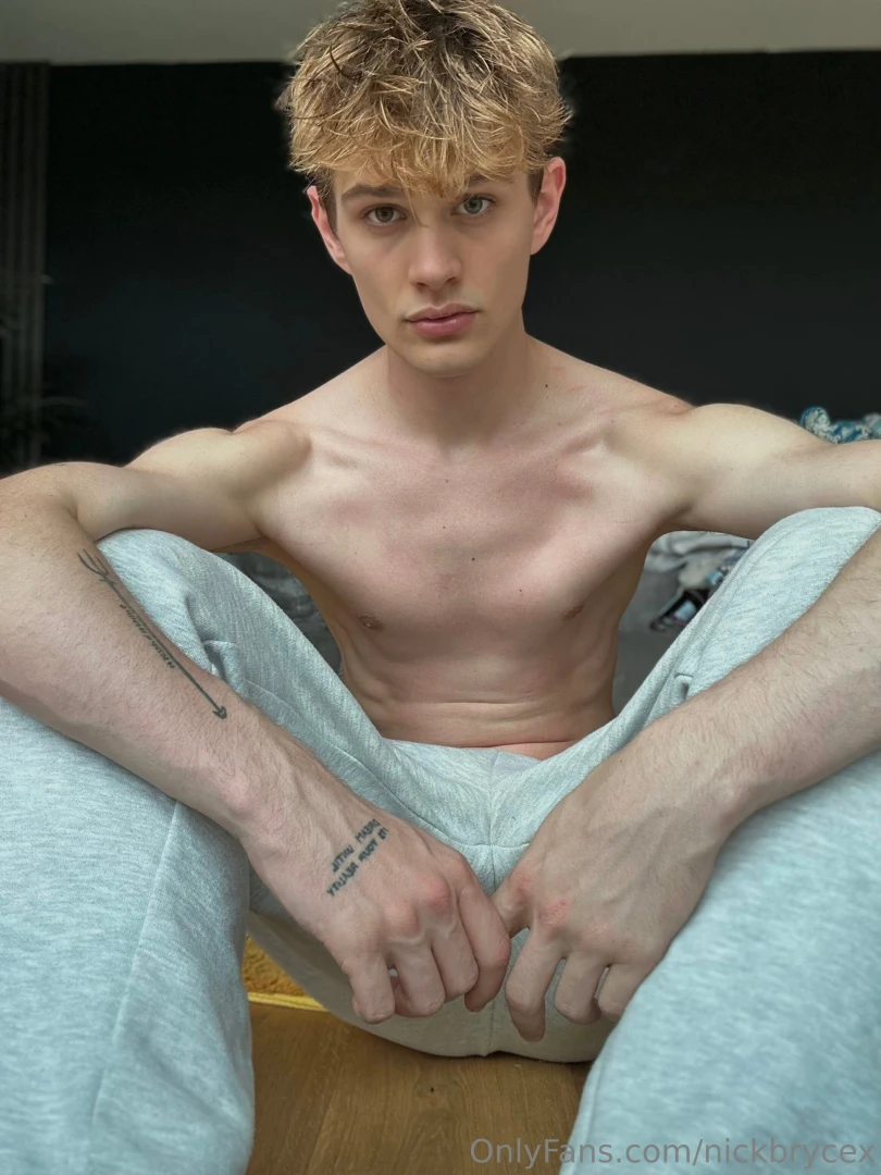 Im bored wanna chat 