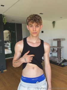 Wanna see me fully naked part 1