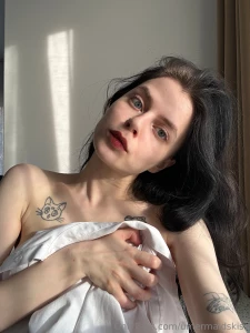 Soft morning light and just me wrapped up and glowing would you join