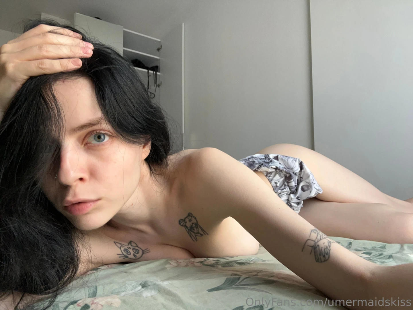 Lying here wondering are you looking at me right now too 