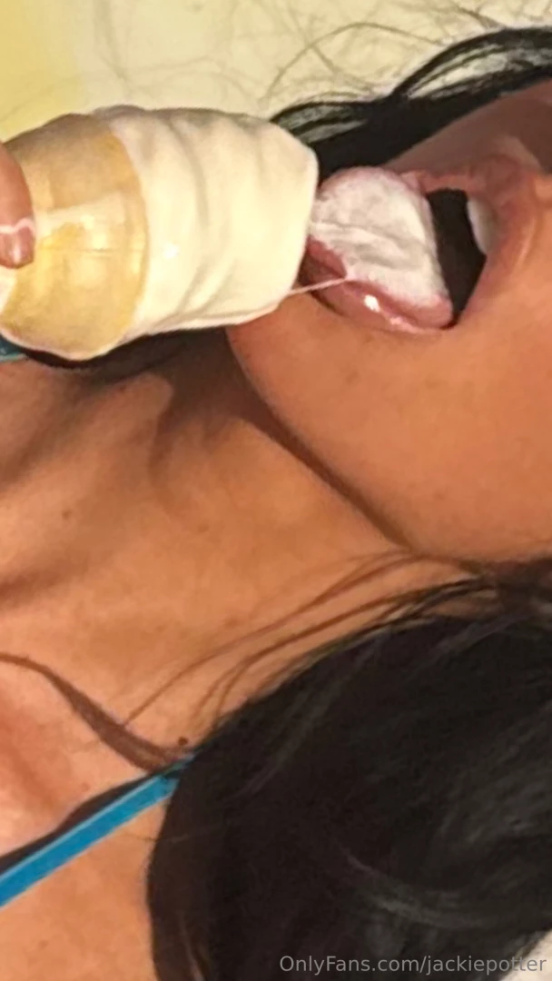 Its soooo hot out today- who wants some extra steamy pics 