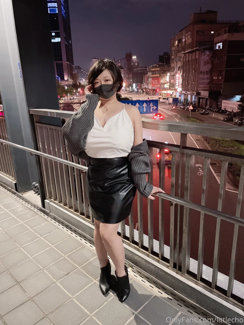 Guess am i wearing underwear or not guess tip to get 5 uncensored vids 