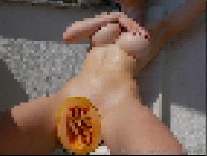 Attention very hot content