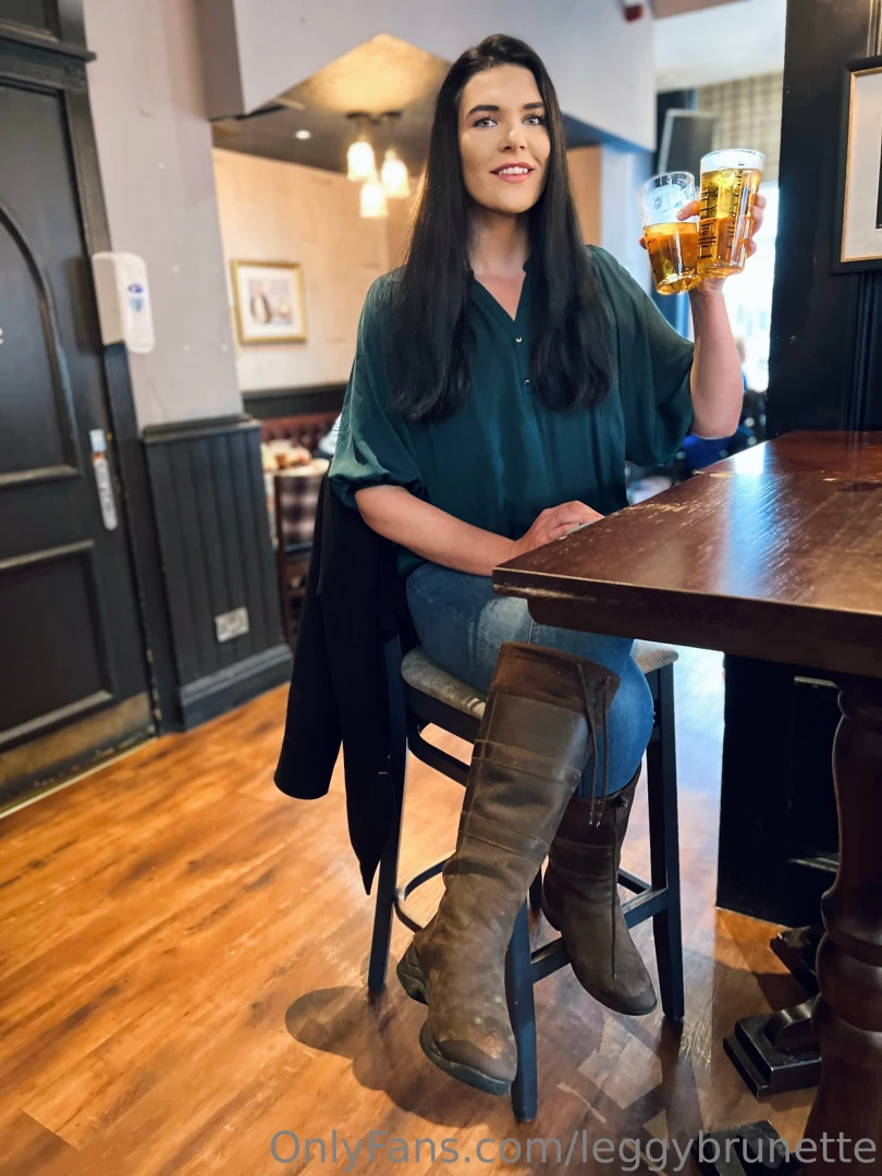 Two pints in one hand - standard 