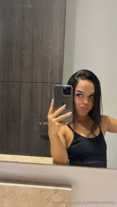 Je tombe sur un compte onlyfans et je reconnais tout de suite une part 2