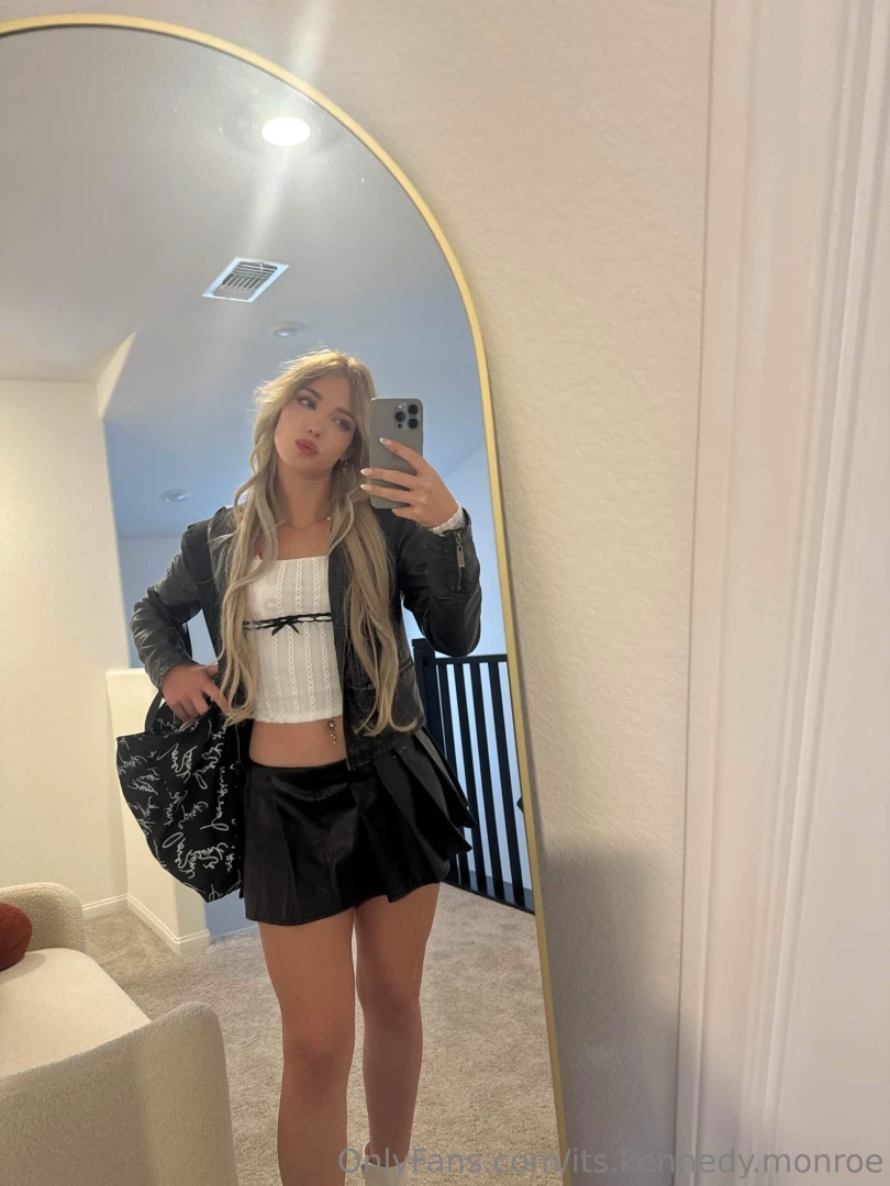 This was my day 2 at avn felt in this little leather moment sometimes 