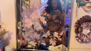 Love how my tits bounce when u slide it in