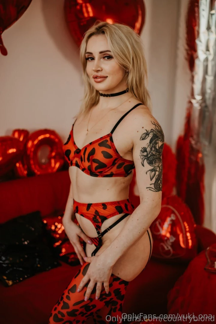 Free subscription for the first 50 followers countryblond dm her show part 1973 