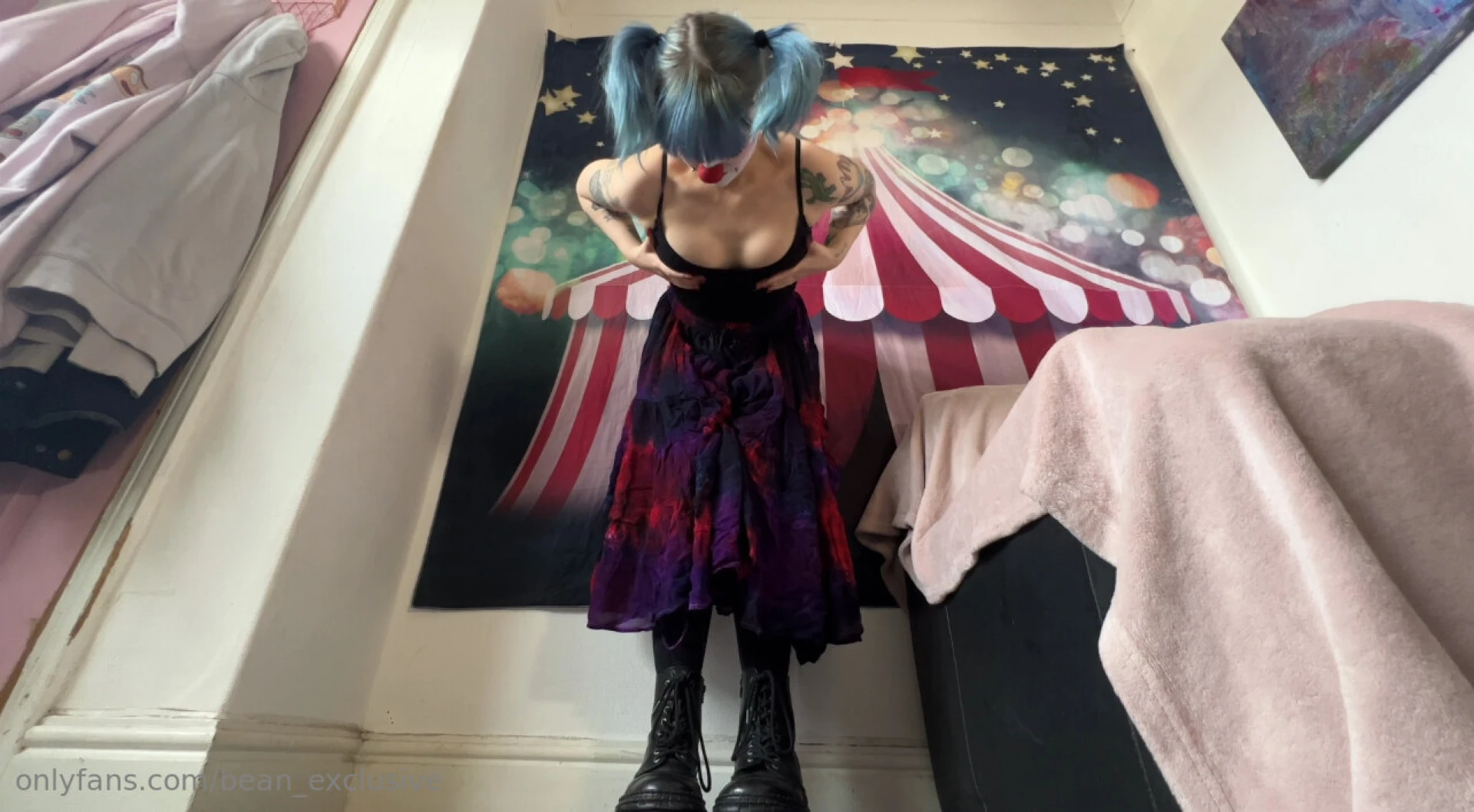 Wanna squeeze my h o n k e r s mesmerised by my h o n k e r s honk part 1 