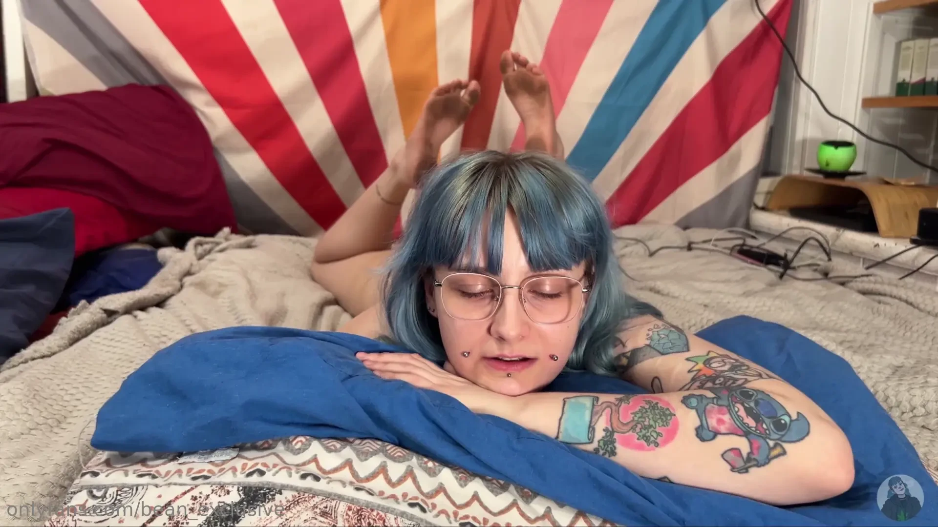 A dirty day- dirty soles and masturbating rough with fingers different 