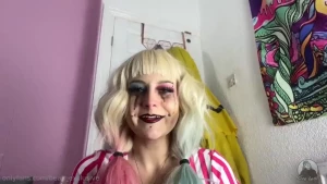 Harleys rebound- harley has broken up with mr j and you catch her