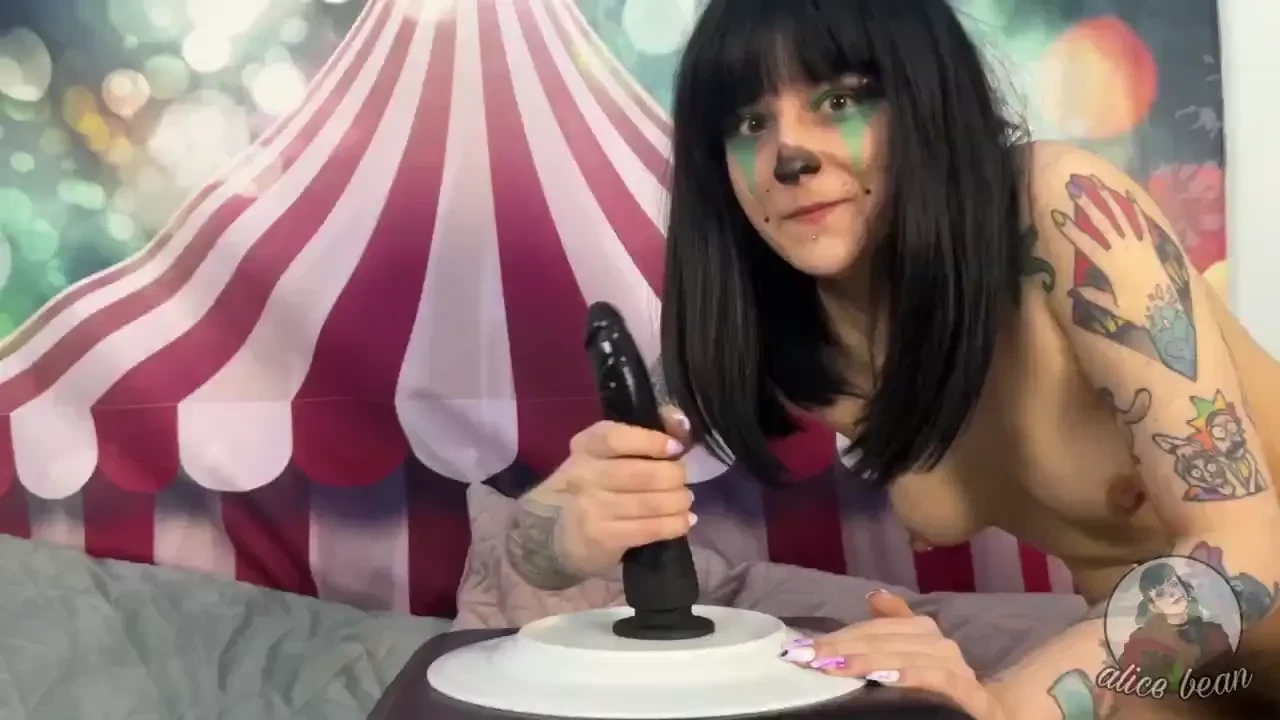 Wanking the forbidden plate 