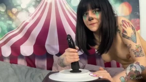 Wanking the forbidden plate