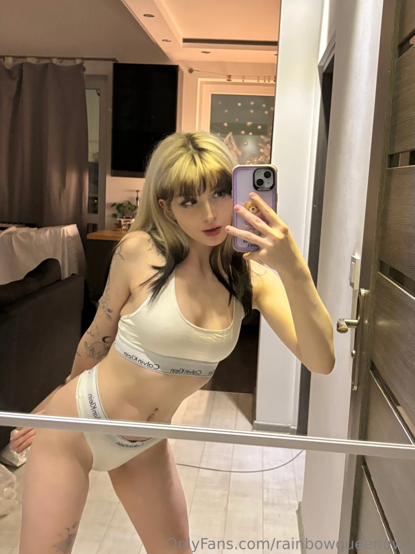 Click to undress me queenofrainbow 