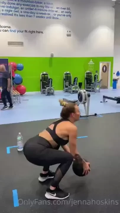 Literally loving the gym at the moment my morning workouts are giving 