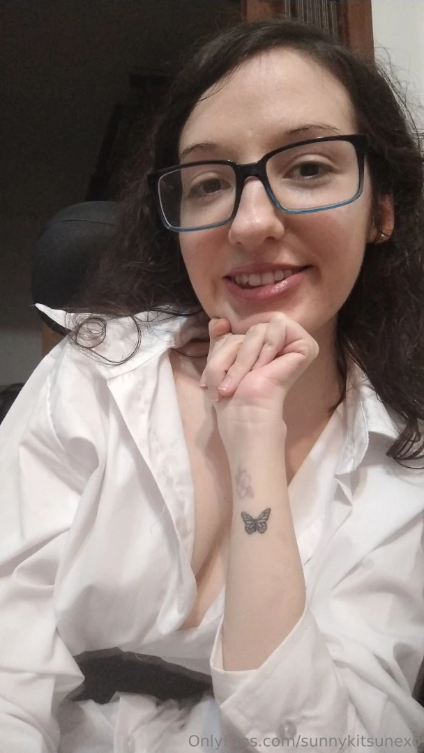 I wanted to try a sexy corporate look maybe its silly but i hope you part 1 