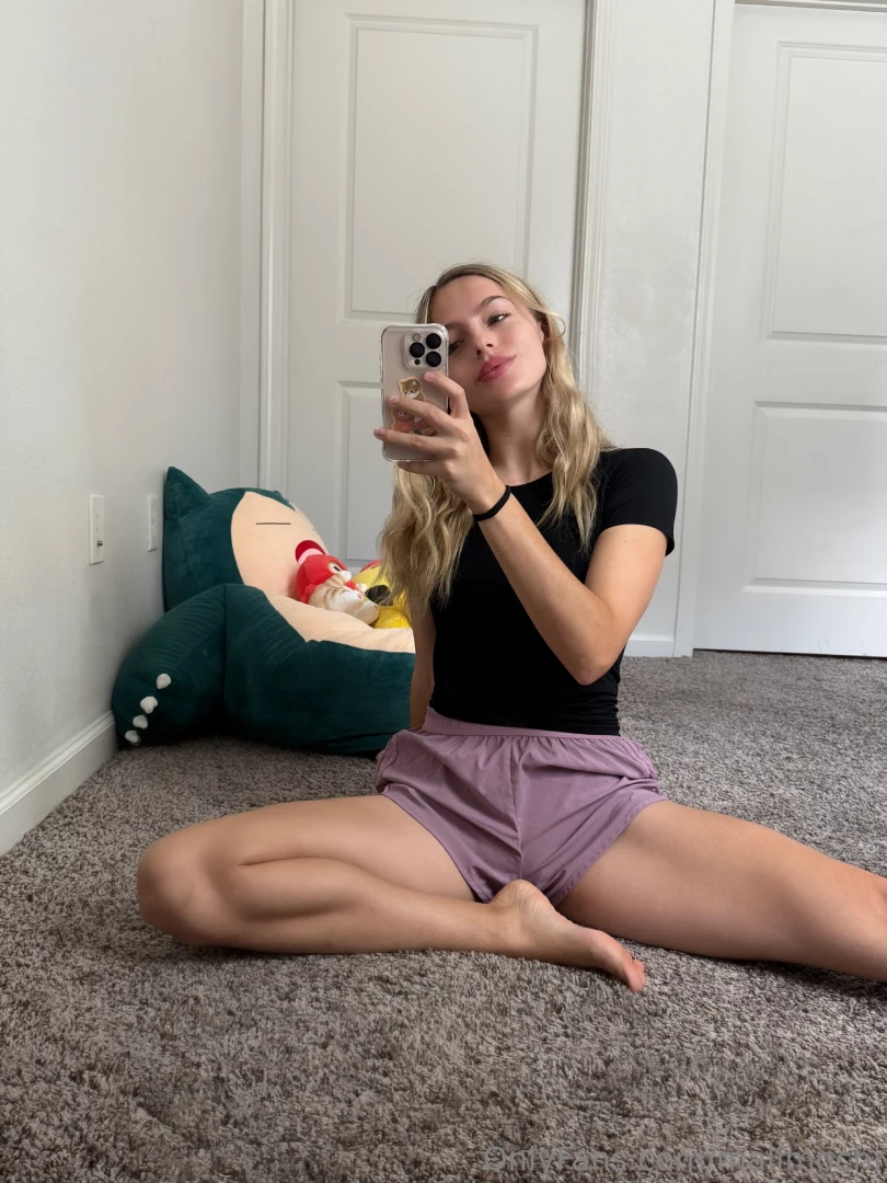 I ll squeeze you numb with my thighs while i use your card to send 