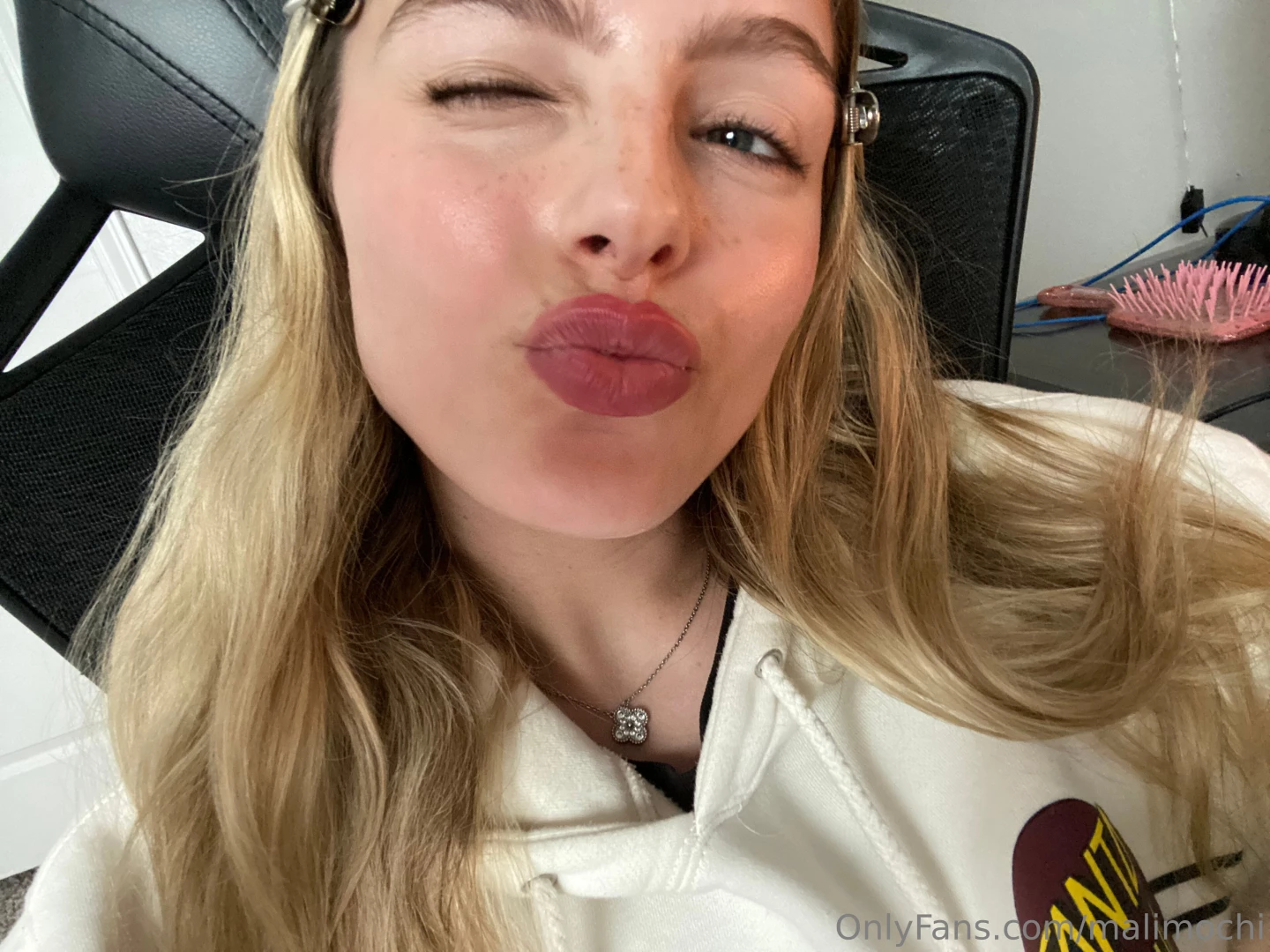 Your wiping your filthy micro penis on the screen aren t you weirdo 