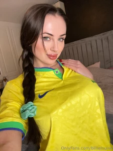 Who s up for some fun i feel naughty tonight