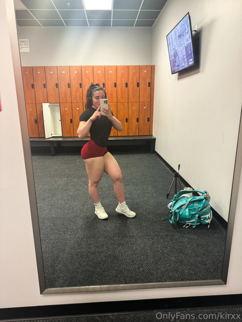 Pre-workout selfie vibes 