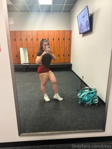 Pre-workout selfie vibes