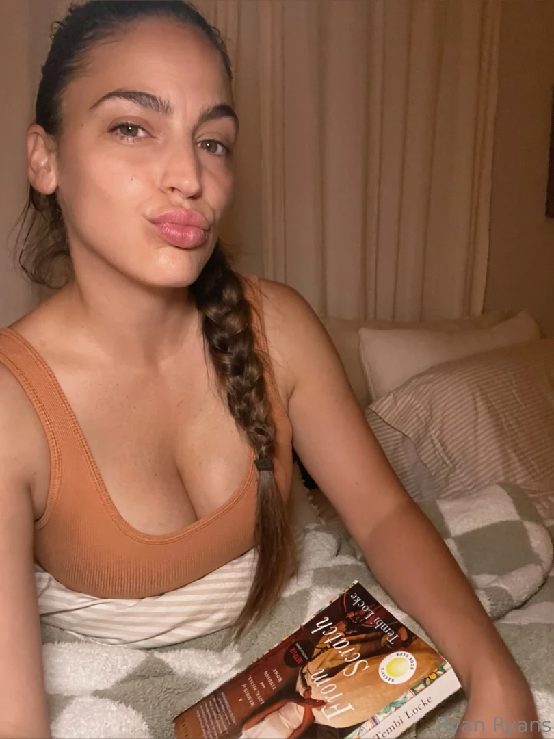 Keep me company i ve got some new content see me in my dm 