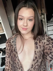 Glowing sunday babes