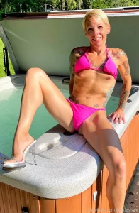 A day at the hot tub part 3