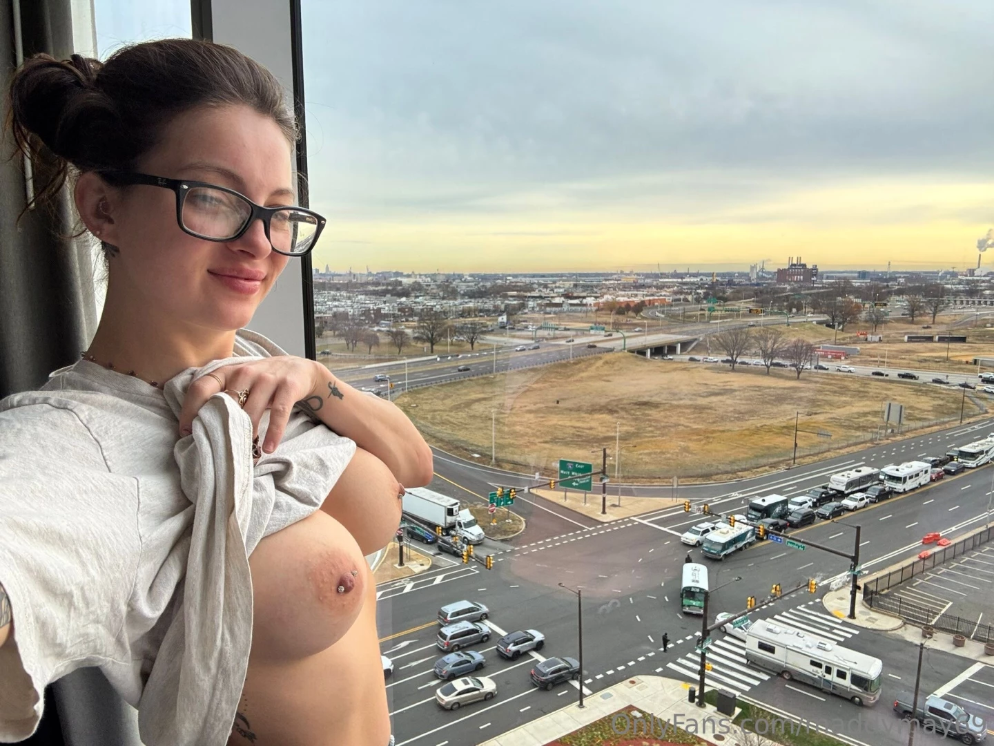 Waking philly and eagles fans up with a titty flash this morning 