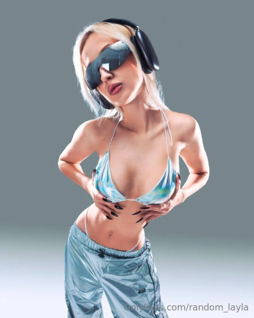 Lunableiyy this beauty will play with her tight holes only for you she part 18 