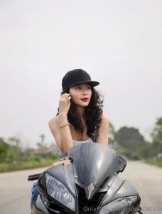 Hey i just want to say i want you on top of me