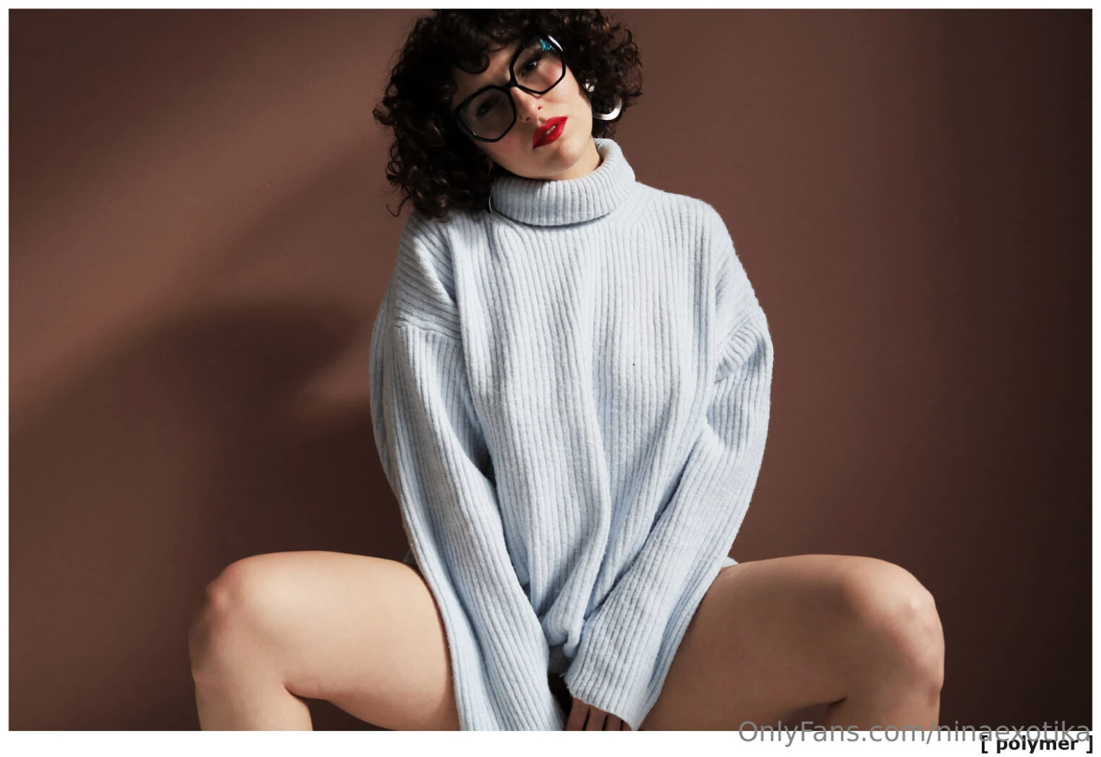 Algunas fotos que me tomaron la ltima primavera en sweater y desnuda 
