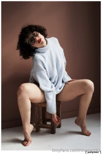 Algunas fotos que me tomaron la ltima primavera en sweater y desnuda part 3