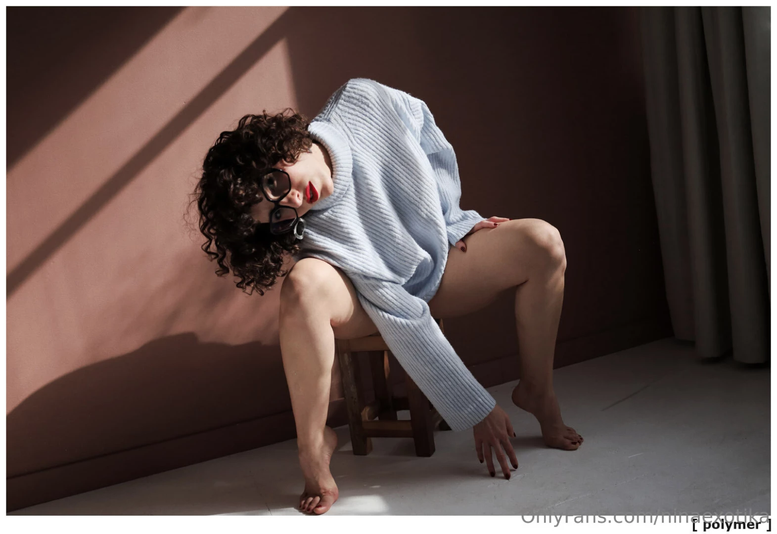 Algunas fotos que me tomaron la ltima primavera en sweater y desnuda part 1 