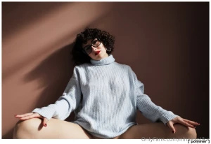 Algunas fotos que me tomaron la ltima primavera en sweater y desnuda part 2