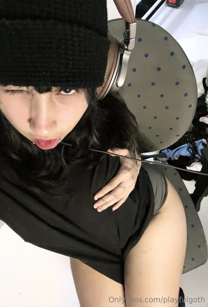 Yourplayfulgoth part 2 