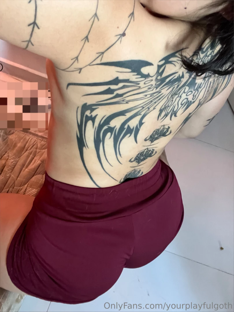 Imagine cumming on my back 