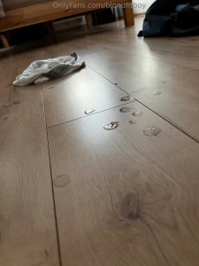 I made a mess need someone to lick my floor clean again new video
