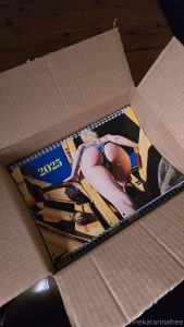 Kalenterit myynniss 40 postit